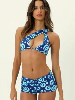 Frankie's Bikinis top!